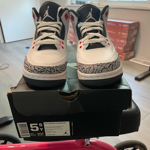 Air Jordan 3 Retro BG size 5.5 youth - Picture 2 of 12